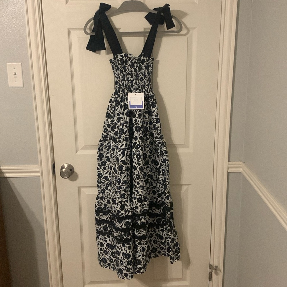 NWT BLACK AND WHITE VALERIA DRESS